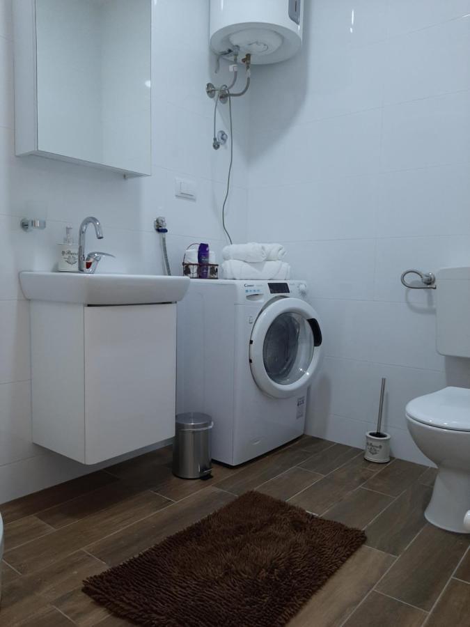 Apartman Viaggio Sremska Mitrovica Extérieur photo