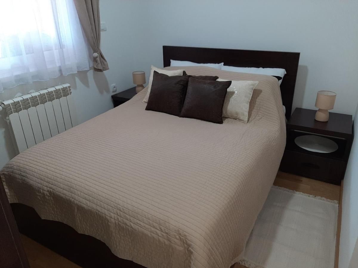 Apartman Viaggio Sremska Mitrovica Extérieur photo